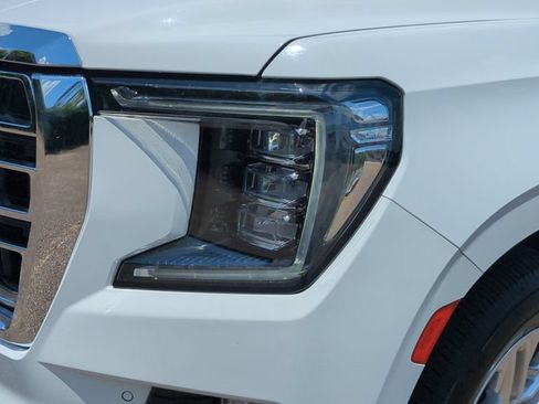 Used 2023 GMC Yukon SLT w/ SLT Luxury Package RWD image 9