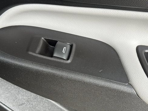 Used 2020 Chevrolet Equinox LS AWD/4WD image 21