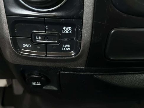 Used 2018 RAM 1500 ST AWD/4WD image 13