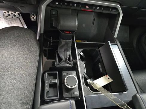 New 2025 Toyota Tundra Platinum AWD/4WD image 28