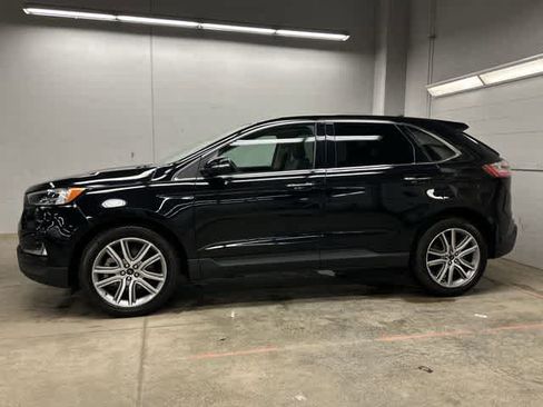 Used 2024 Ford Edge Titanium w/ Equipment Group 301A AWD/4WD image 2