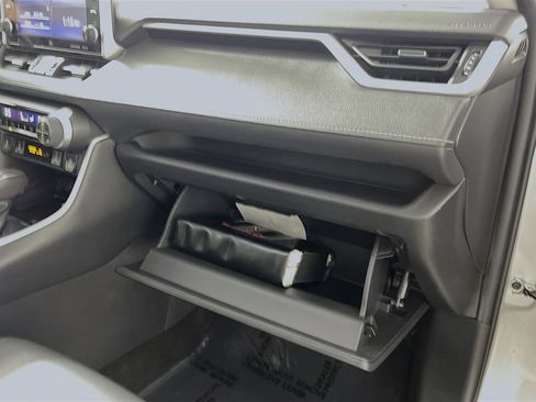 Used 2022 Toyota RAV4 XLE Premium image 35