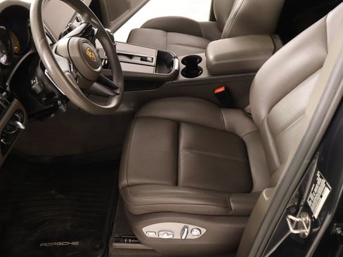 Used 2023 Porsche Macan S AWD/4WD image 12
