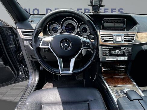 Used 2014 Mercedes-Benz E 350 4MATIC Sedan image 8