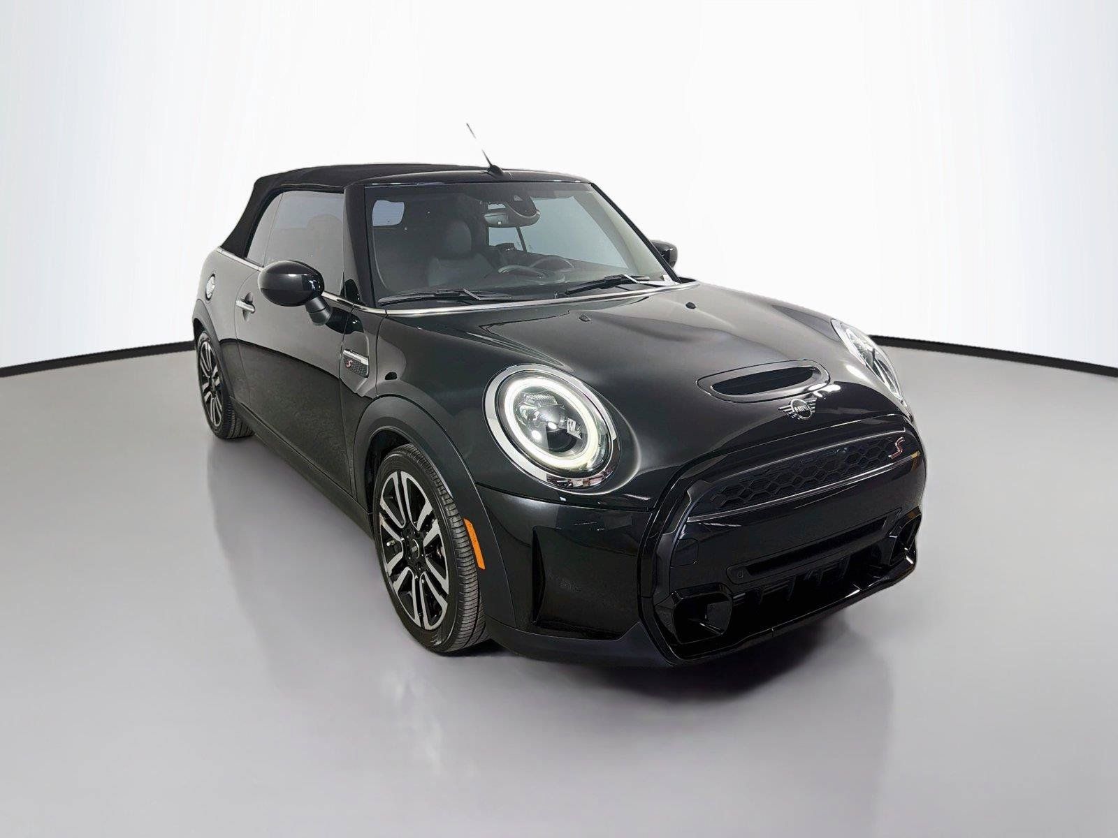 Used 2024 MINI Cooper S FWD image 3