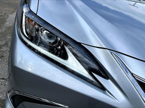 Used 2023 Lexus ES 350 w/ Premium Package image 27