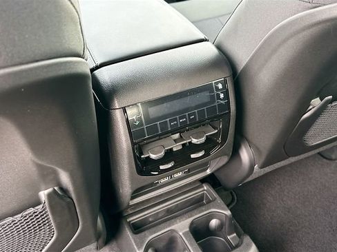 New 2025 Jeep Grand Cherokee L Laredo image 17