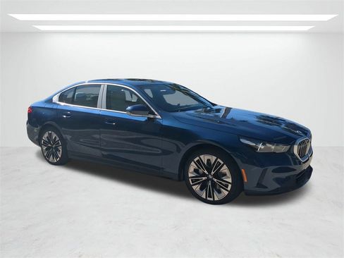 New 2026 BMW 530i 530i w/ Premium Package image 2