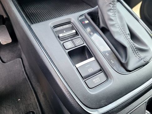 Used 2025 Honda CR-V LX image 18