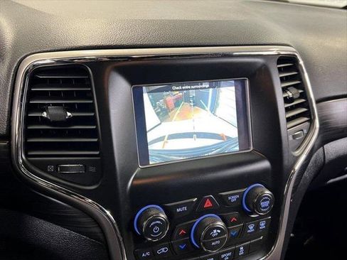 Certified 2020 Jeep Grand Cherokee Laredo image 38