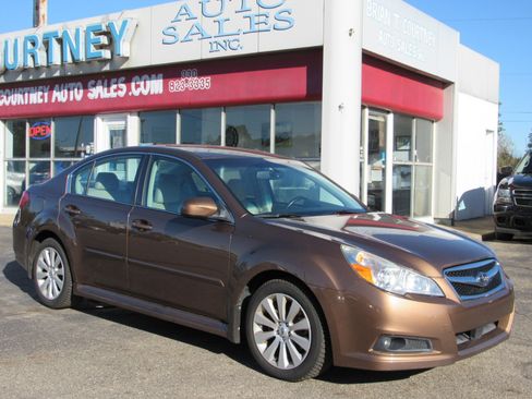 Used 2011 Subaru Legacy 2.5i Limited image 2