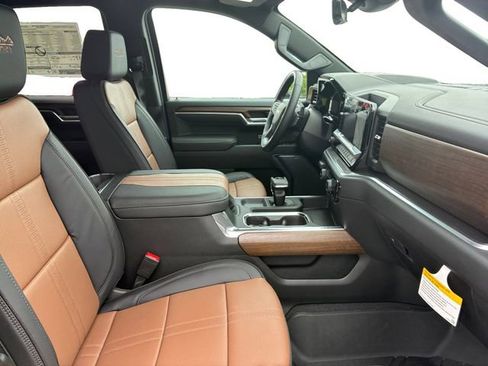 New 2026 Chevrolet Silverado 1500 High Country AWD/4WD image 13