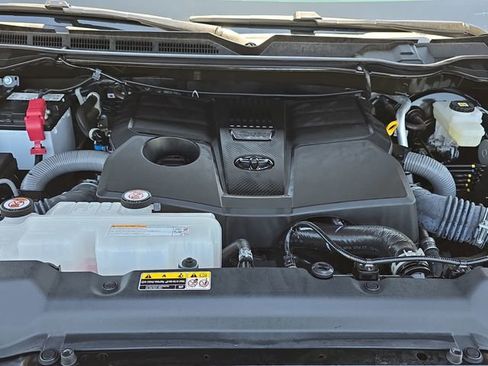 Used 2025 Toyota Tundra SR5 AWD/4WD image 30