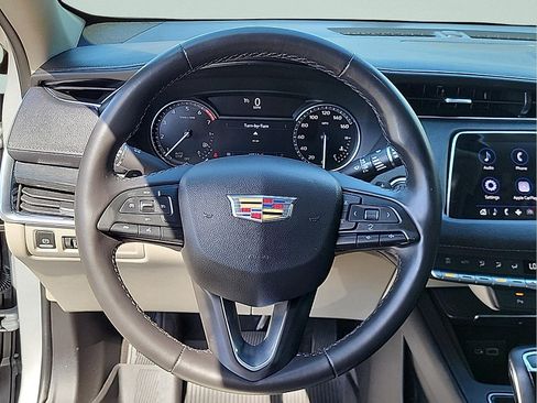 Used 2019 Cadillac XT4 Premium Luxury FWD image 16