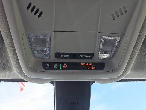 Used 2024 Chevrolet Equinox LT w/ LPO, Floor Liner Package FWD image 38