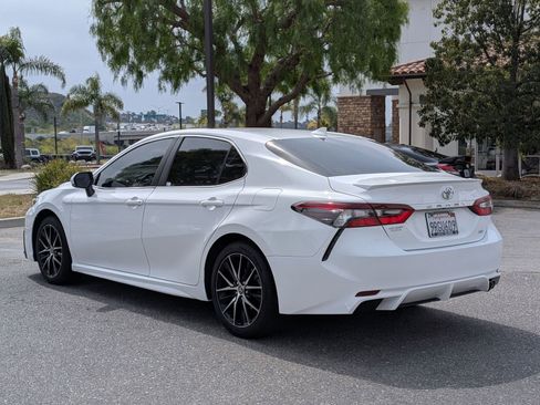 Used 2024 Toyota Camry SE w/ Audio Upgrade Package image 3