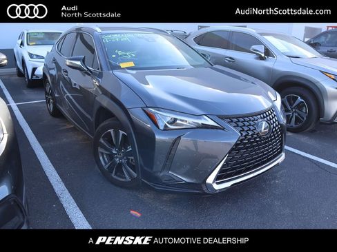 Used 2022 Lexus UX 200 image 1