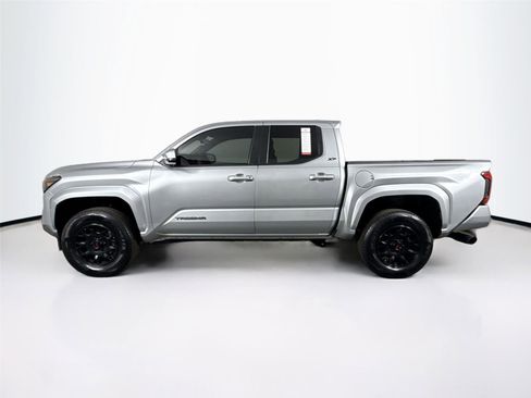 Certified 2024 Toyota Tacoma SR5 AWD/4WD image 14