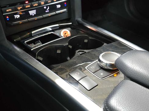 Used 2016 Mercedes-Benz E 350 4MATIC Sedan image 33