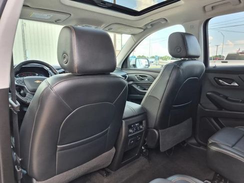 Used 2018 Chevrolet Traverse Premier w/ Driver Confidence II Package FWD image 12