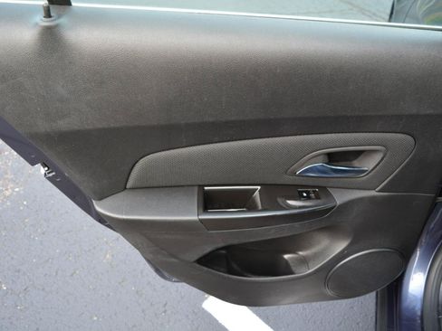 Used 2013 Chevrolet Cruze LT FWD image 11
