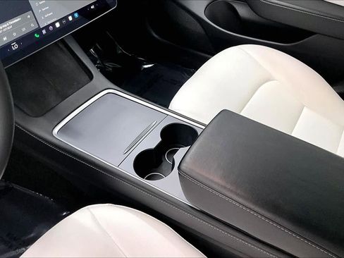 Used 2021 Tesla Model 3 Long Range image 16