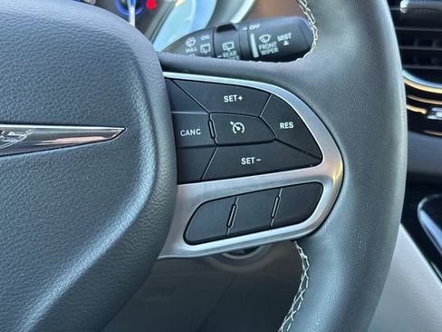 Used 2024 Chrysler Voyager LX image 28