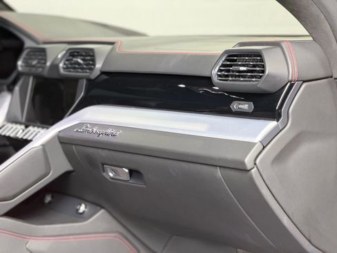 Used 2019 Lamborghini Urus Sport Utility 4D image 23