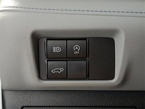 Used 2023 Toyota Highlander LE image 24