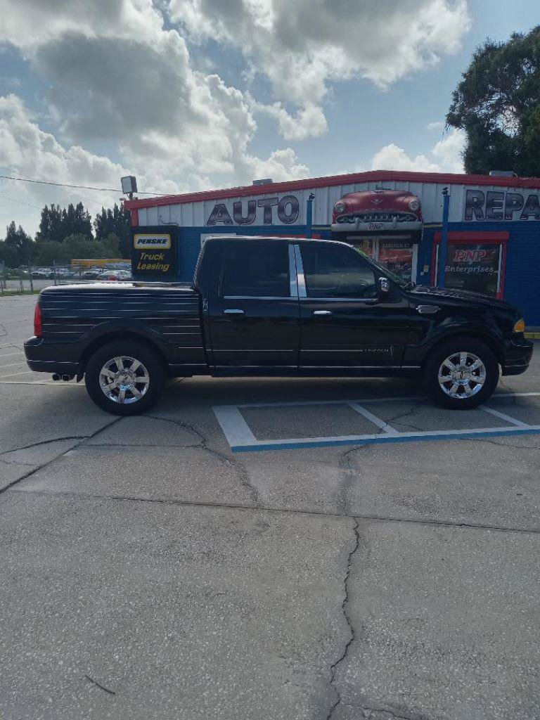 Used 2002 Lincoln Blackwood RWD image 9