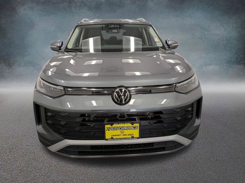 Used 2026 Volkswagen Tiguan SE AWD/4WD image 11