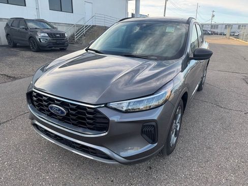 Used 2023 Ford Escape ST-Line w/ Tech Pack #1 image 3
