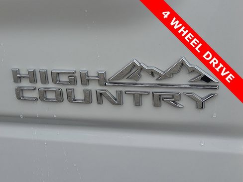 Used 2025 Chevrolet Silverado 1500 High Country w/ Technology Package image 8