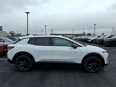 New 2026 Chevrolet Equinox EV LT image 2