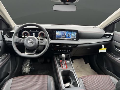 New 2026 Nissan Kicks SR image 5