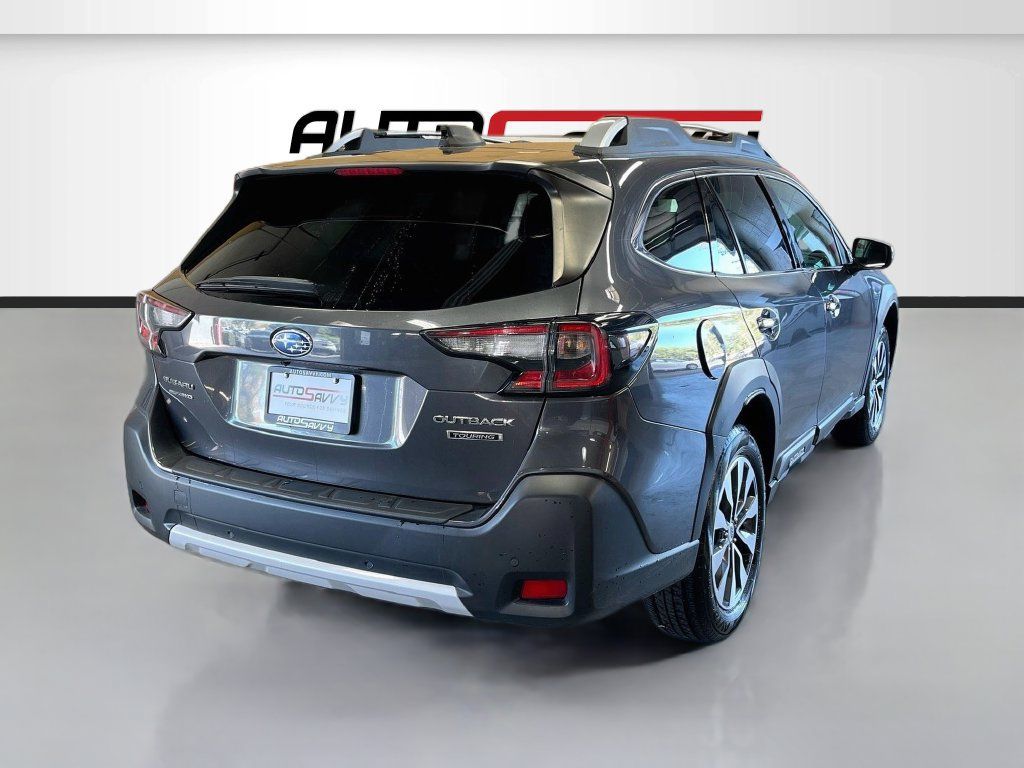 Used 2023 Subaru Outback Touring AWD/4WD image 7
