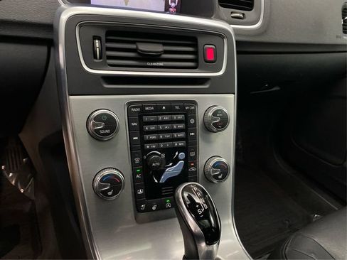 Used 2018 Volvo S60 T5 Inscription AWD/4WD image 32