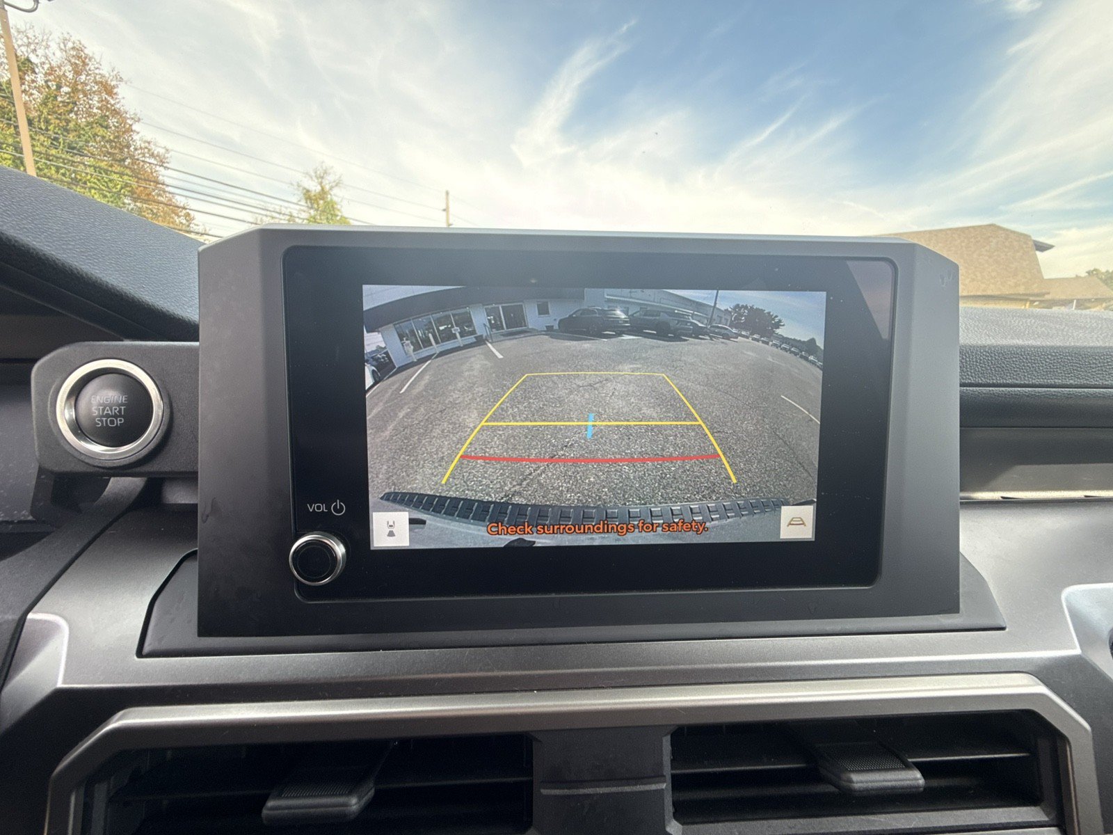 Used 2025 Toyota 4Runner SR5 AWD/4WD image 17