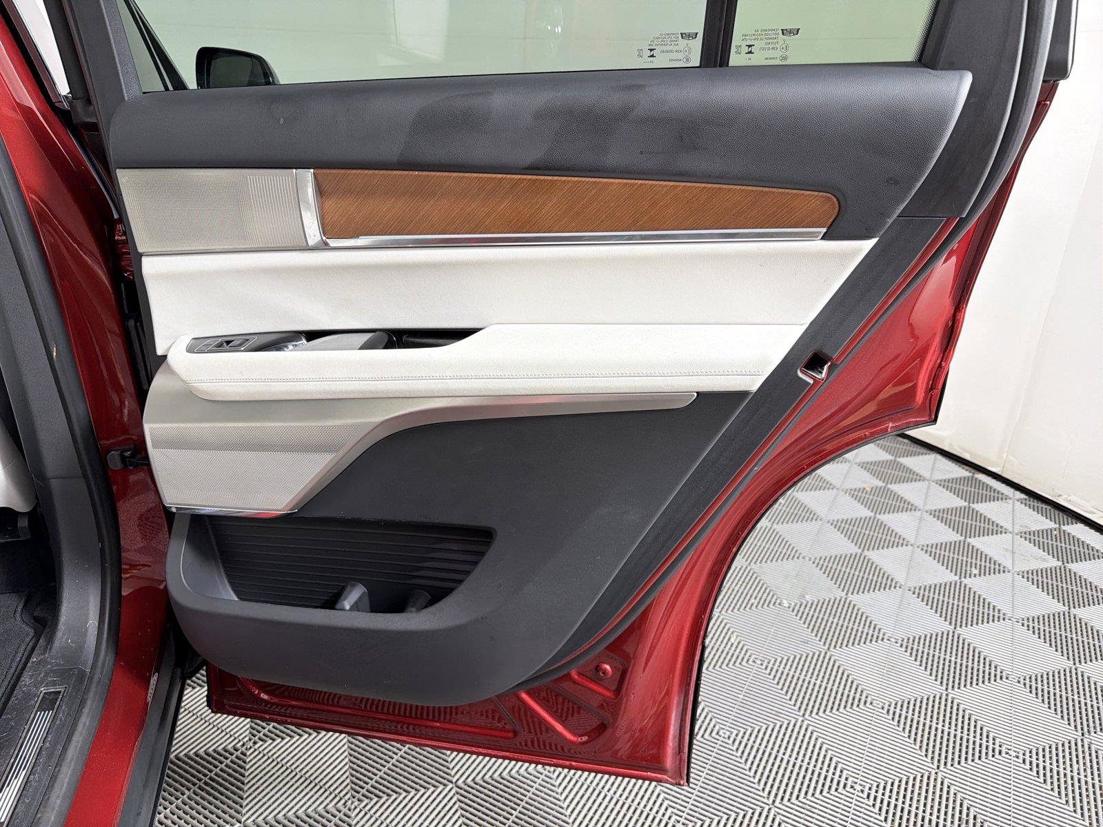 Certified 2026 Cadillac Vistiq Sport AWD/4WD image 15