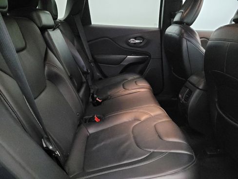 Used 2019 Jeep Cherokee Limited image 19