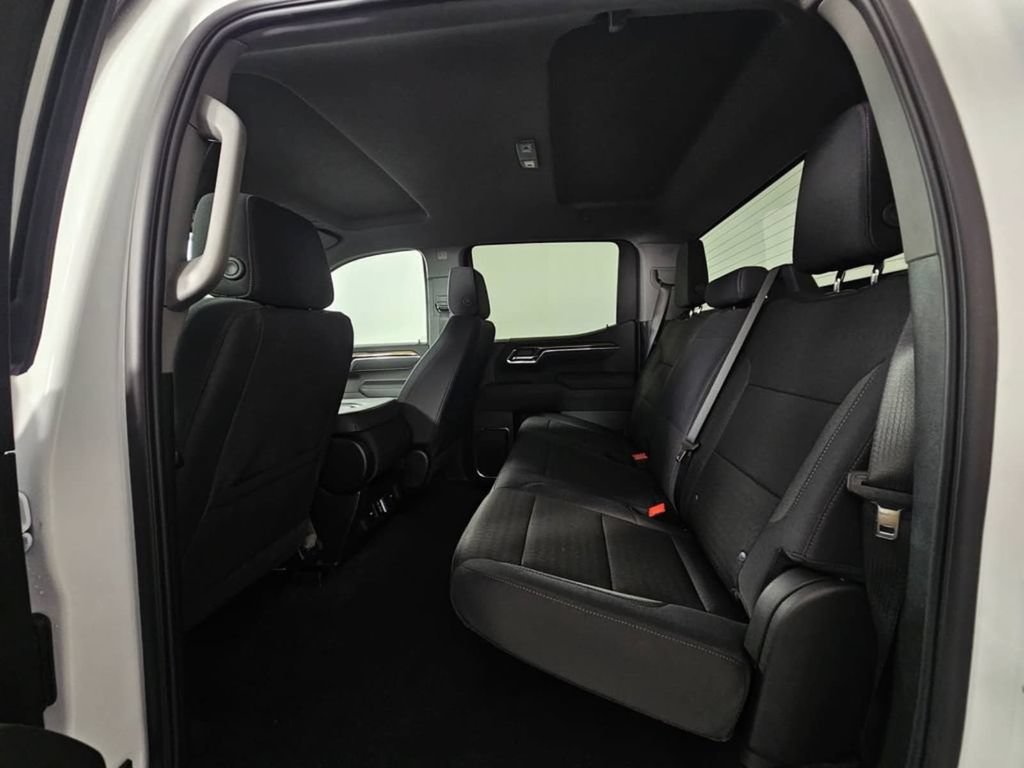 Used 2025 Chevrolet Silverado 1500 RST AWD/4WD image 17