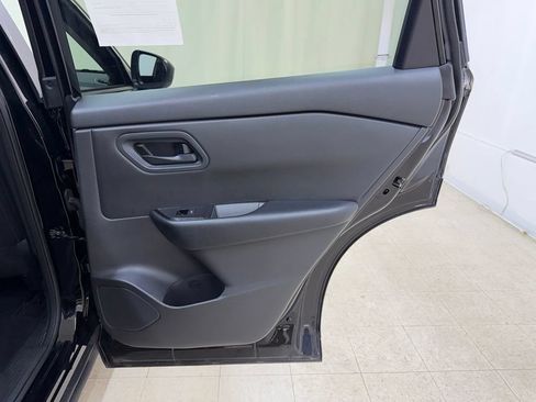 Used 2024 Nissan Rogue S FWD image 13