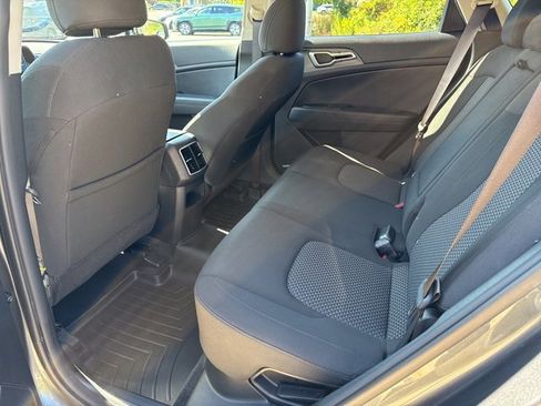 Used 2024 Kia Sportage LX image 15