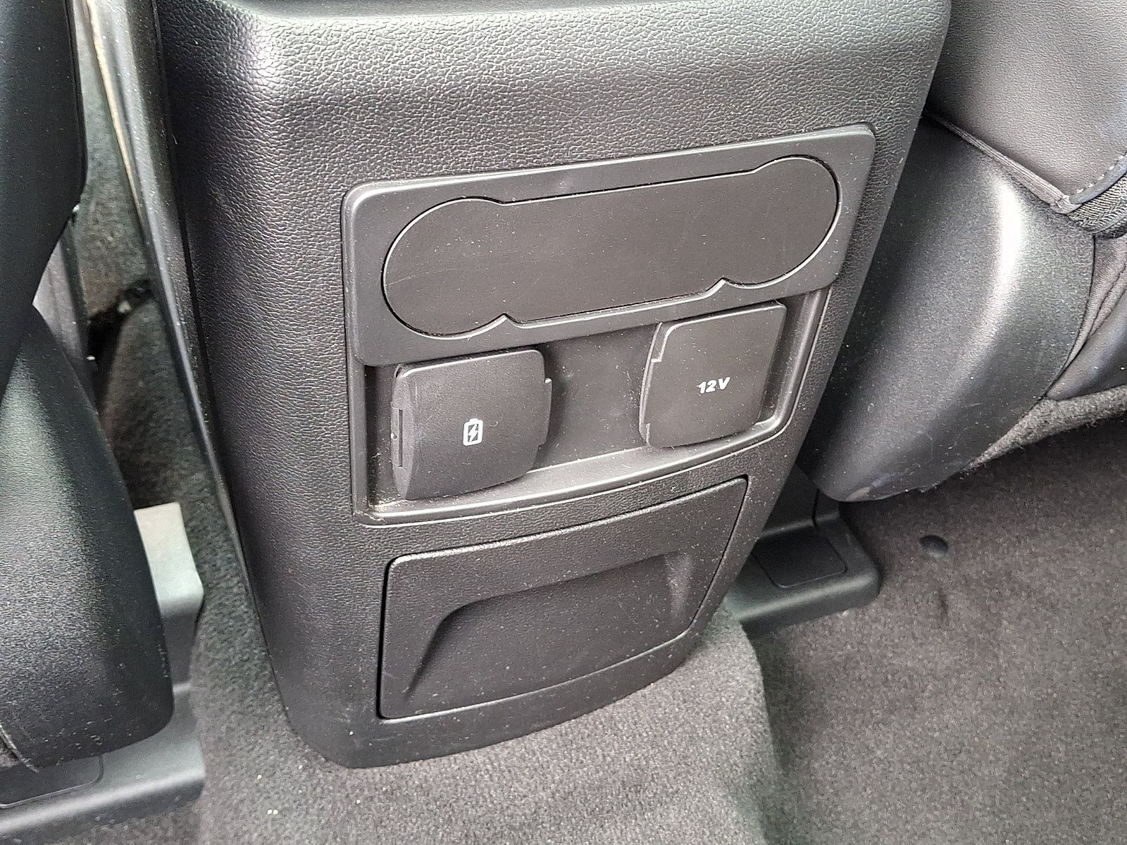 Used 2023 Ford Explorer XLT w/ Equipment Group 202A AWD/4WD image 11