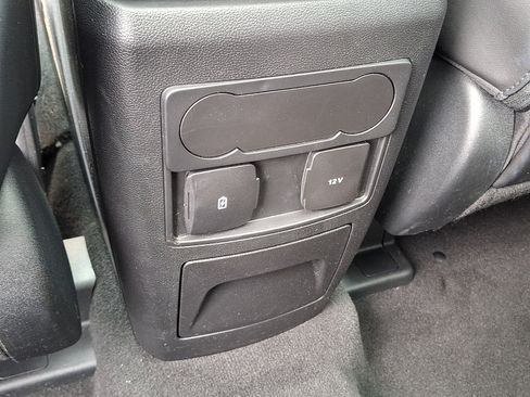 Used 2023 Ford Explorer XLT w/ Equipment Group 202A AWD/4WD image 11