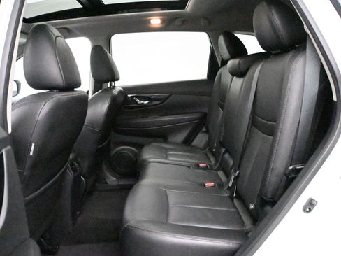 Used 2019 Nissan Rogue SL w/ Premium Package AWD/4WD image 10