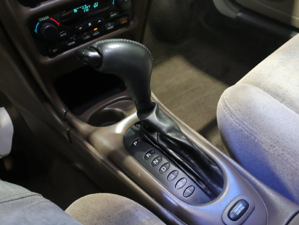 Used 2000 Oldsmobile Intrigue GL FWD image 27