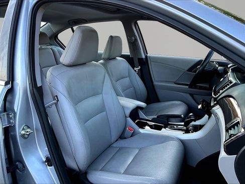 Used 2016 Honda Accord EX-L image 29