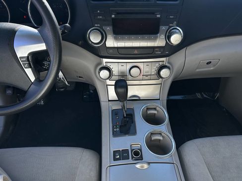Used 2011 Toyota Highlander 4WD image 12