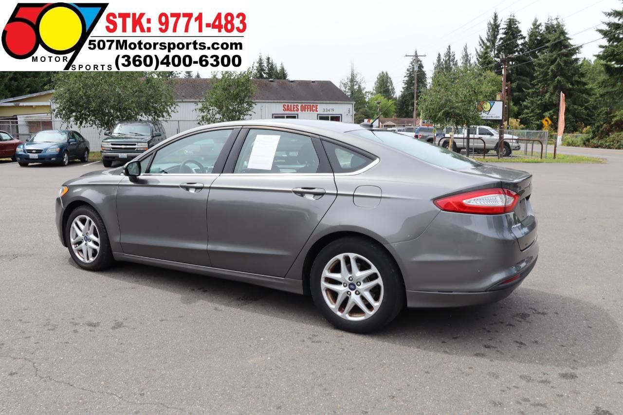 Used 2014 Ford Fusion SE FWD image 5